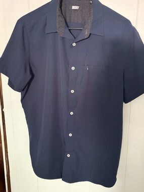 DKNY Men’s Dark Blue Short-Sleeve Button-Down Shirt